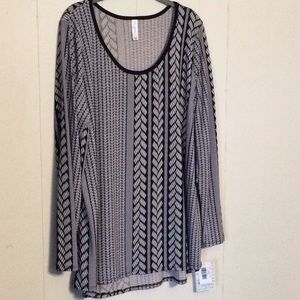 NWT Lularoe lynnae top, 2X